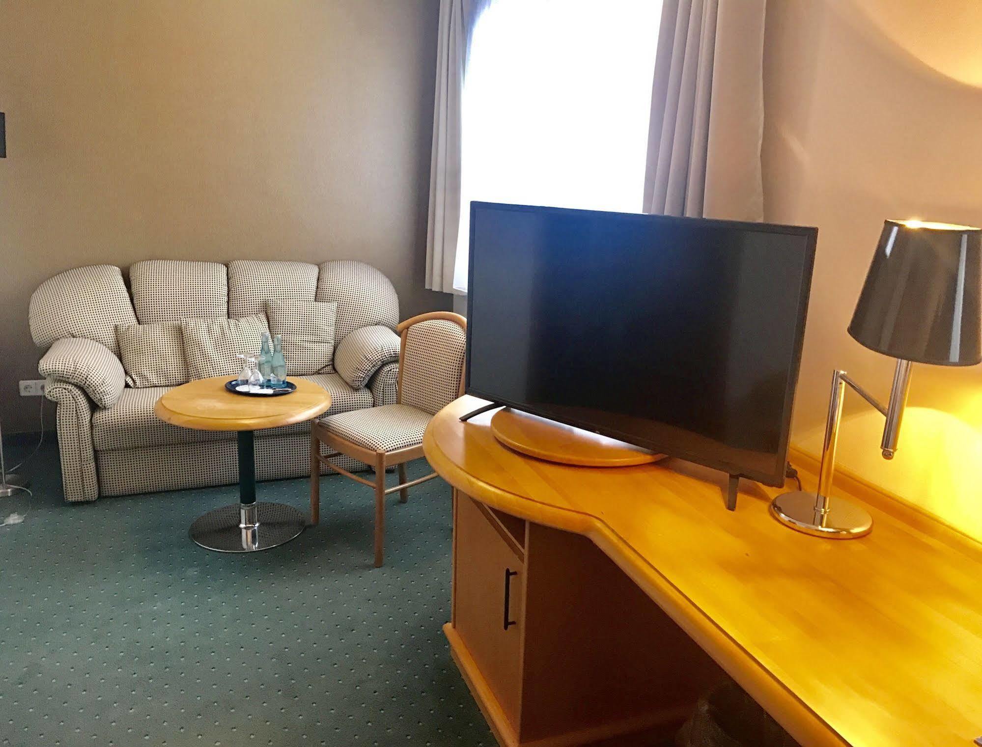 Hotel Berlin - Greenline Hotel ซอสเซน ภายนอก รูปภาพ